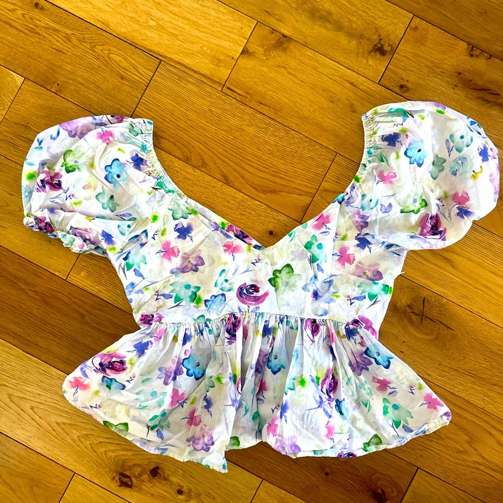 Urban Outfitters puff sleeve flutter crop top